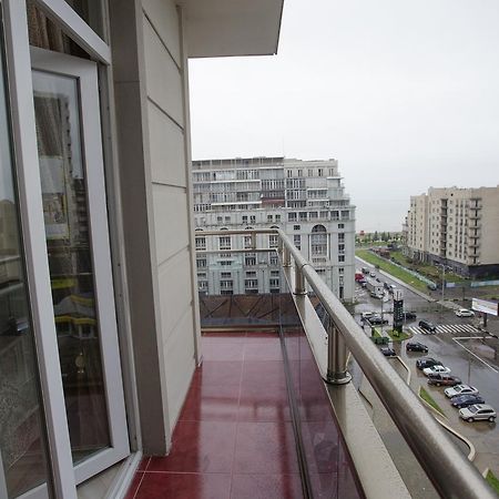 5 Rooms Batumi Esterno foto