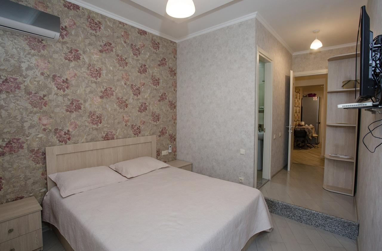 5 Rooms Batumi Esterno foto