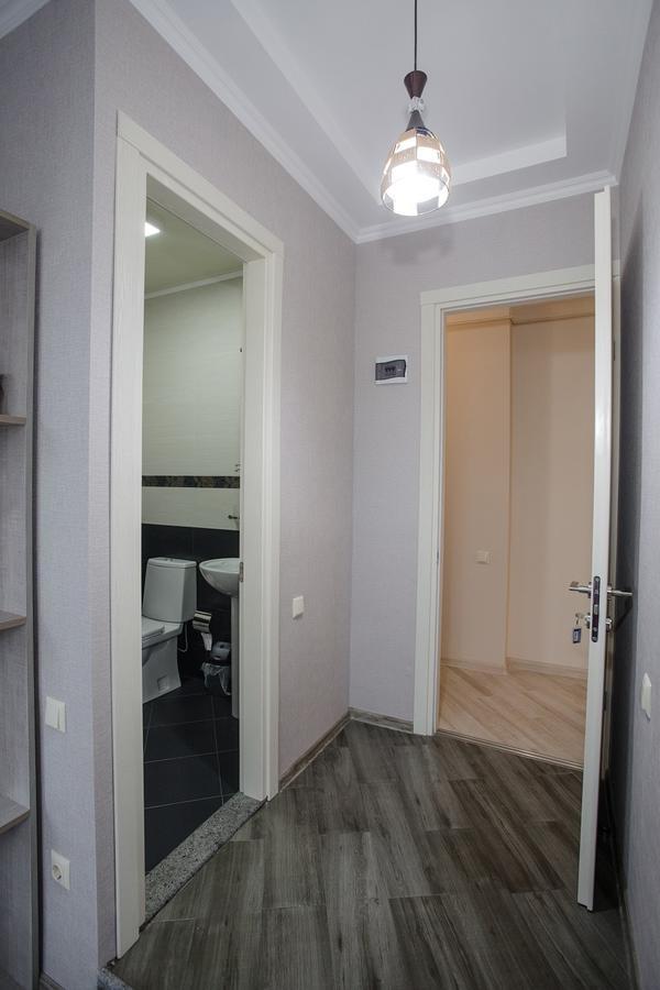 5 Rooms Batumi Esterno foto