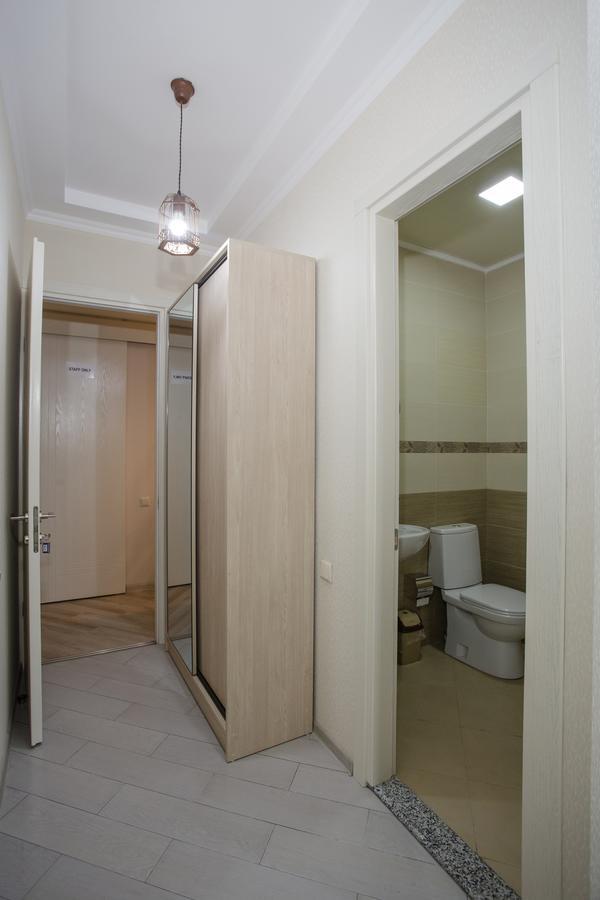 5 Rooms Batumi Esterno foto